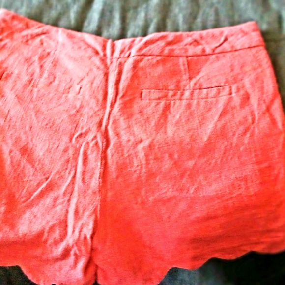 BOGO FREE NWOT Alice Collection Scalloped Hemline Coral Shorts Size 4 - Picture 5 of 7